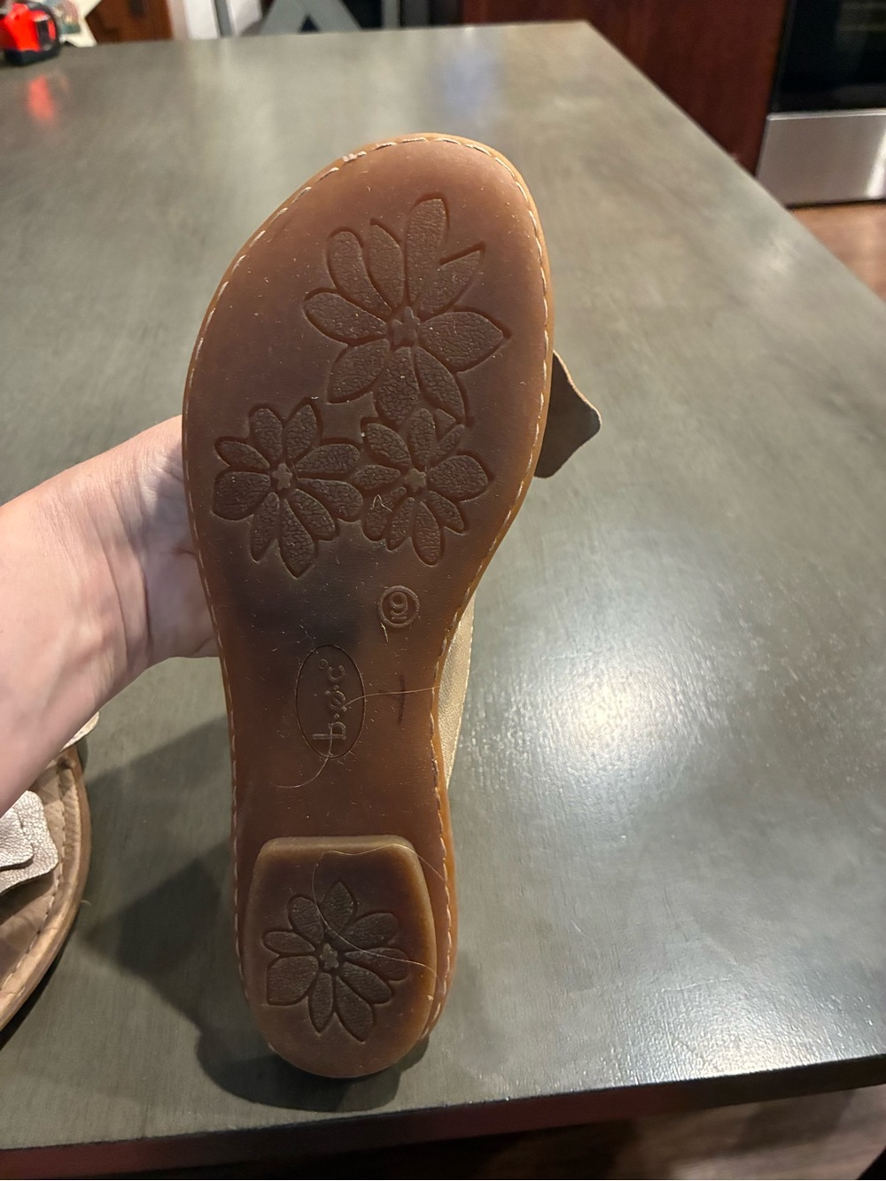 b.o.c. Woman’s flower sandals size 9 - Picture 12 of 14